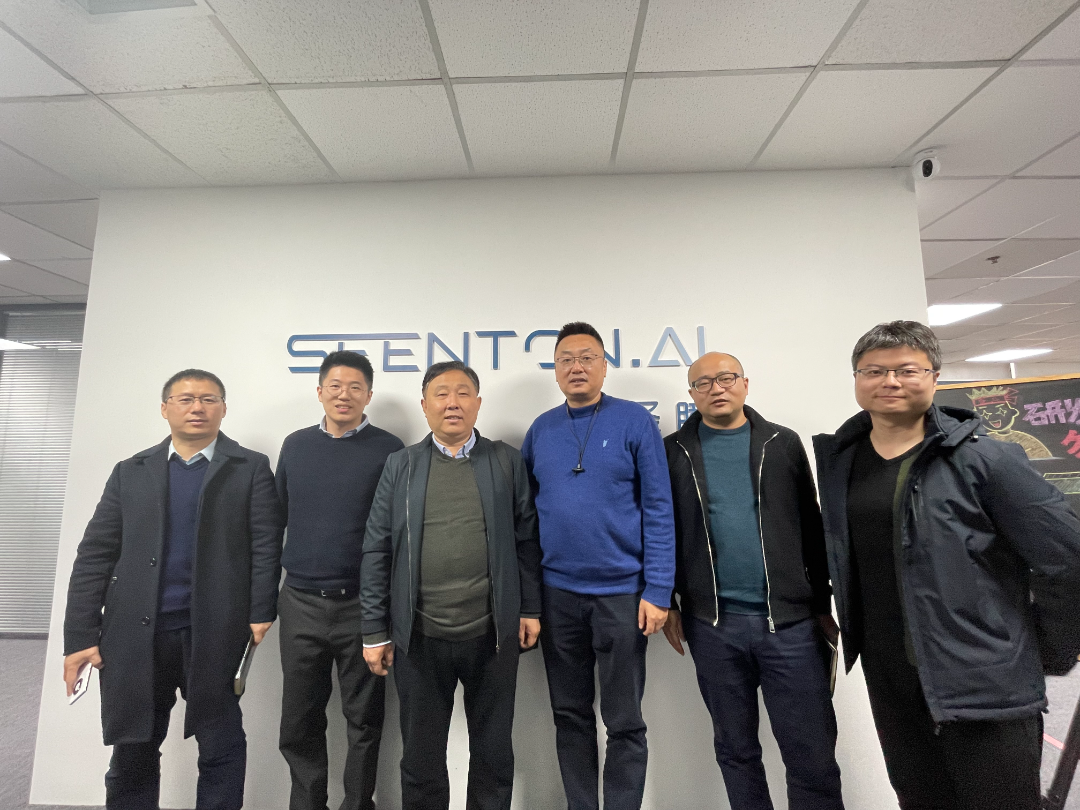陕钢杨明章总经理（左三）、李作鹏主任（左一）  与我司领导合影留念